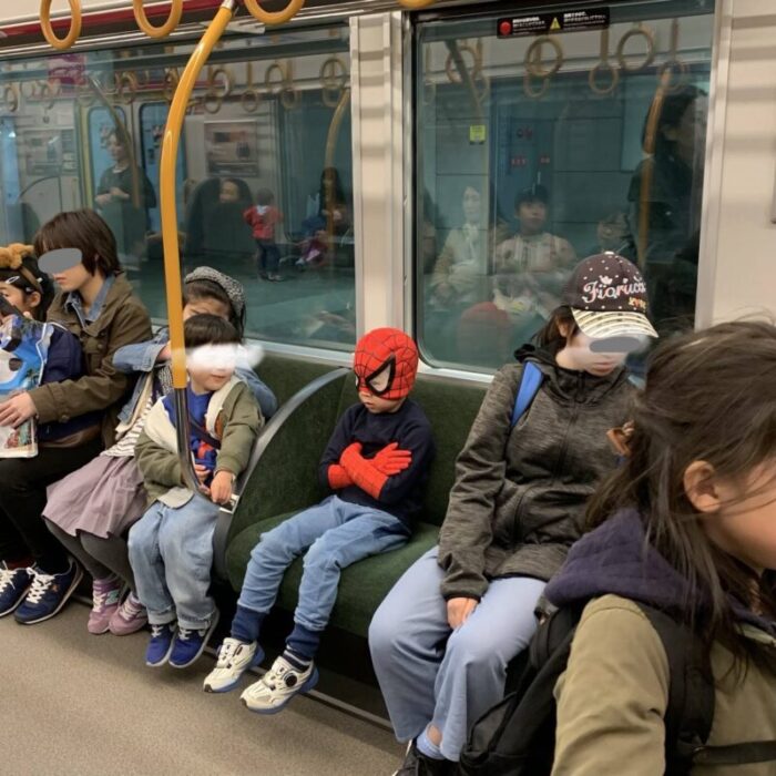 電車のスパイダーマン